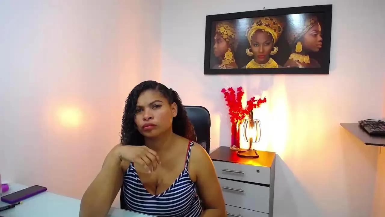 CamilaReyess — Freechat on Cam4