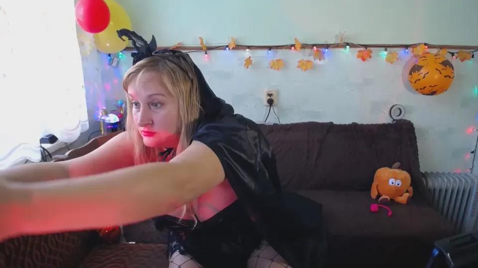 Offline CandiceXBluee on Cam4