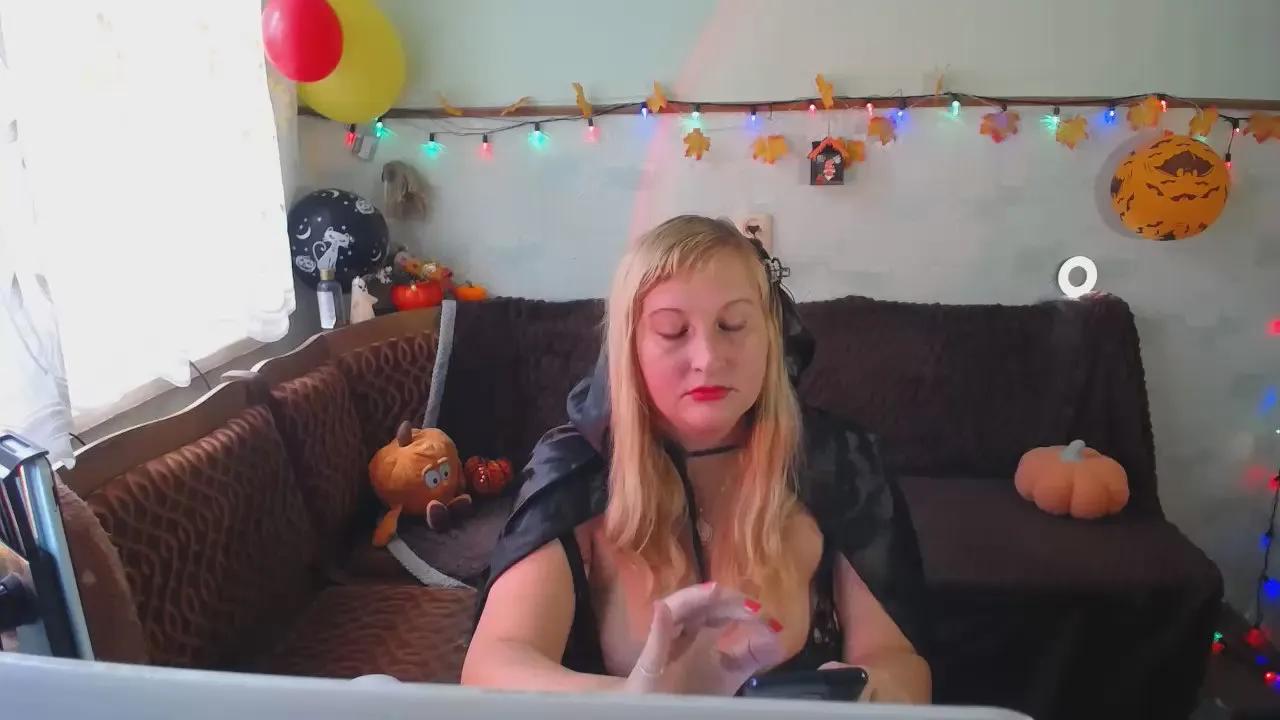 Offline CandiceXBluee on Cam4