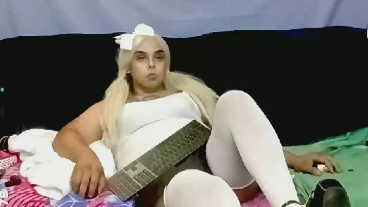 Offline candy354 on Cam4