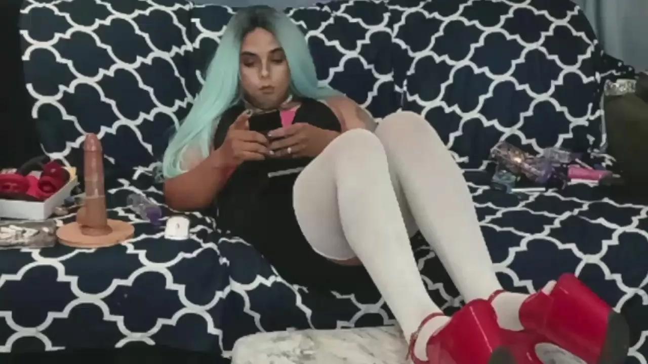 Offline candy354 on Cam4