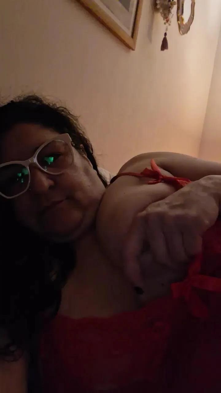 Freechat Caritovivi on Cam4