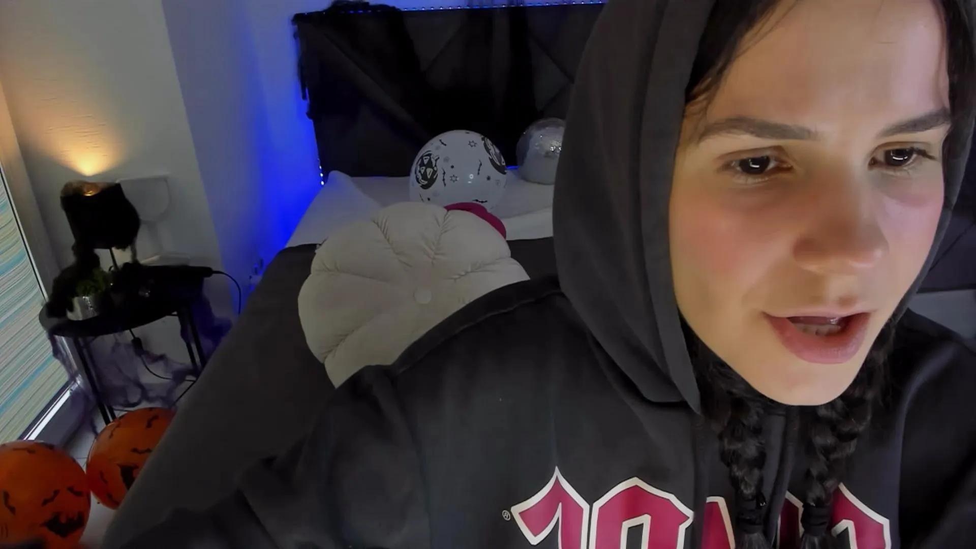 Offline CassieEvans on Cam4