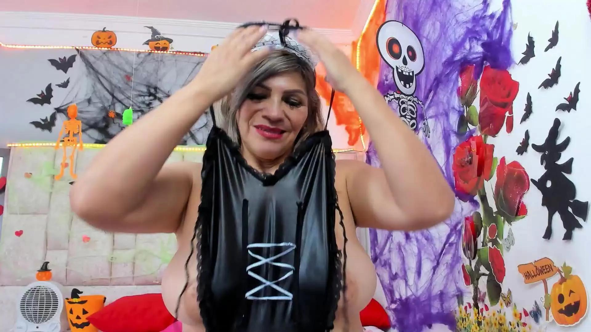 Celeste_Lincon on Cam4 