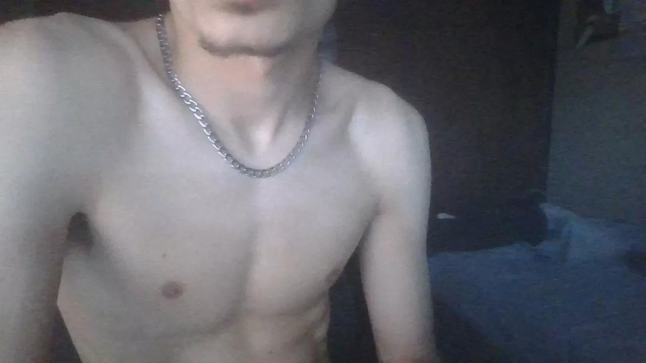 Offline chavalgym21 on Cam4