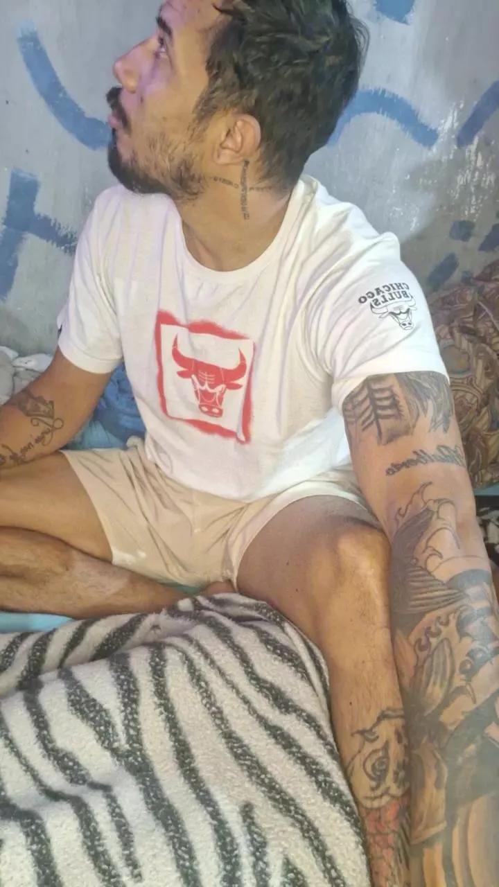 Offline Chilenohh on Cam4