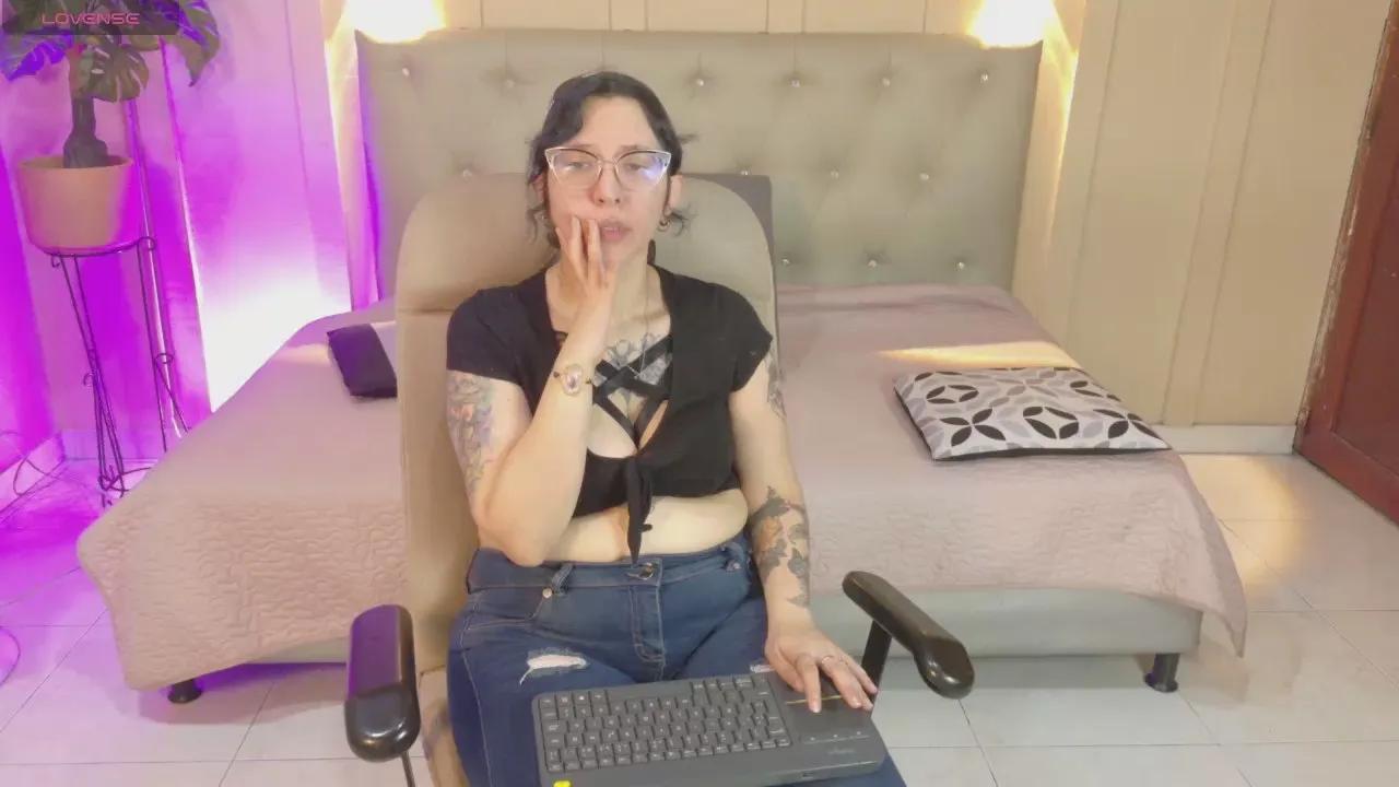 Freechat chloe_rosse_ on Cam4