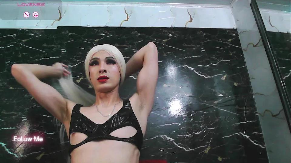 Offline crislingery_dol on Cam4