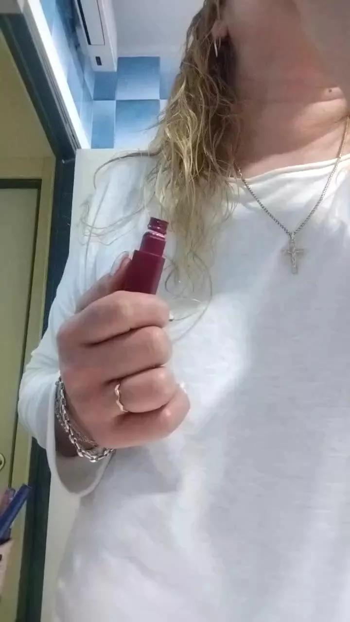 Offline CristinaSexy077 on Cam4