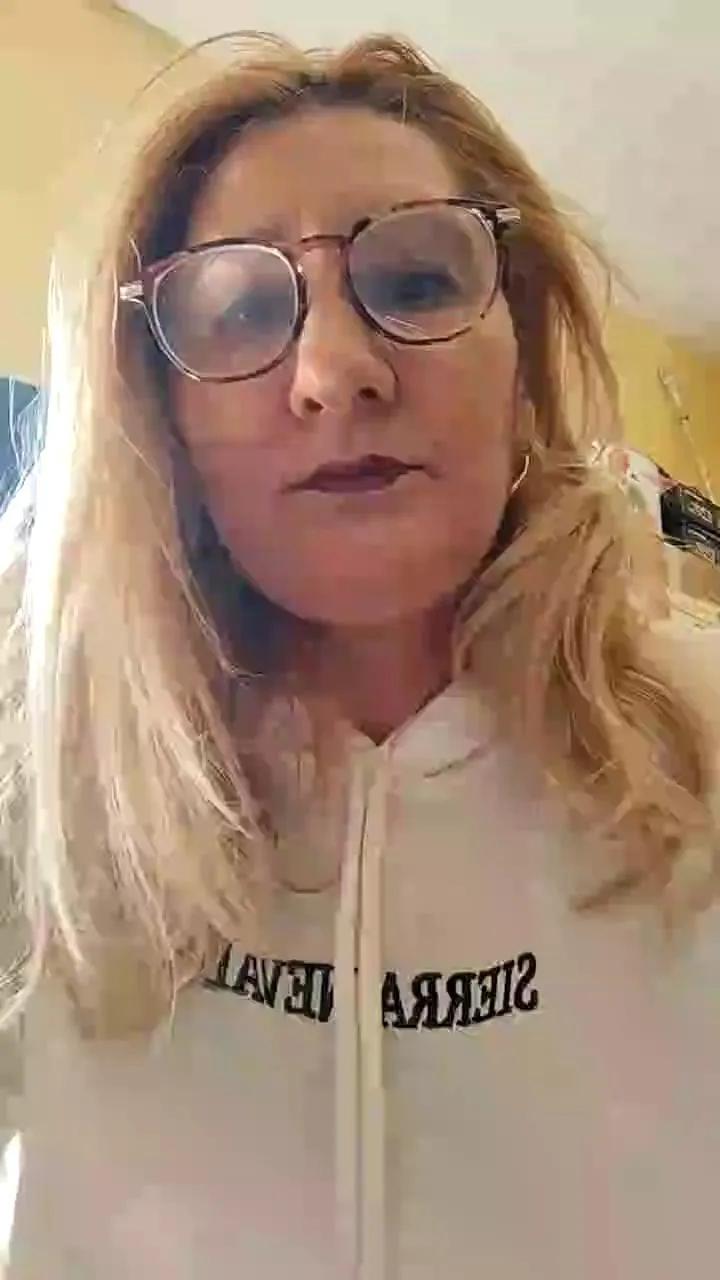 Offline CristinaSexy077 on Cam4