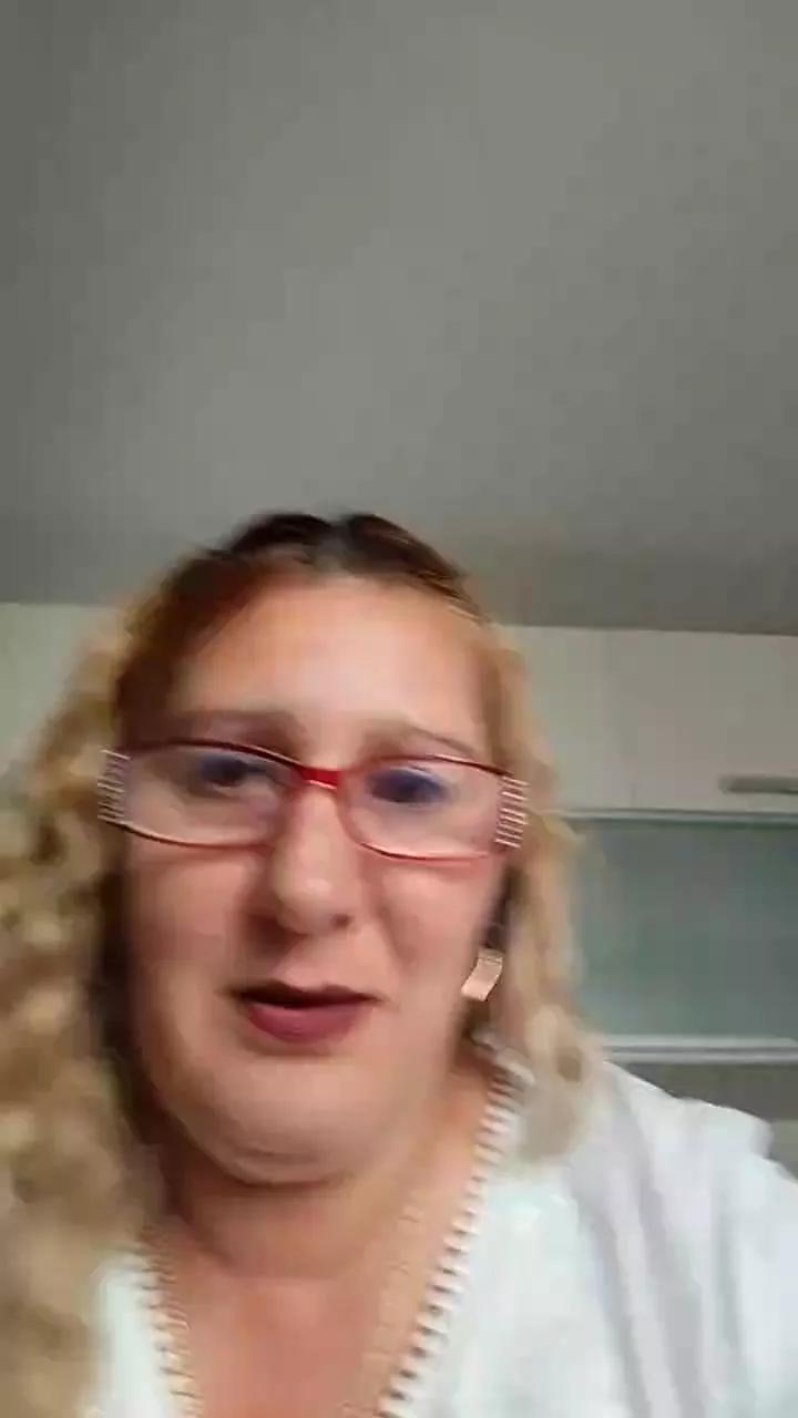 Offline CristinaSexy077 on Cam4