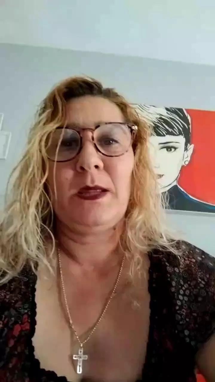 Offline CristinaSexy077 on Cam4