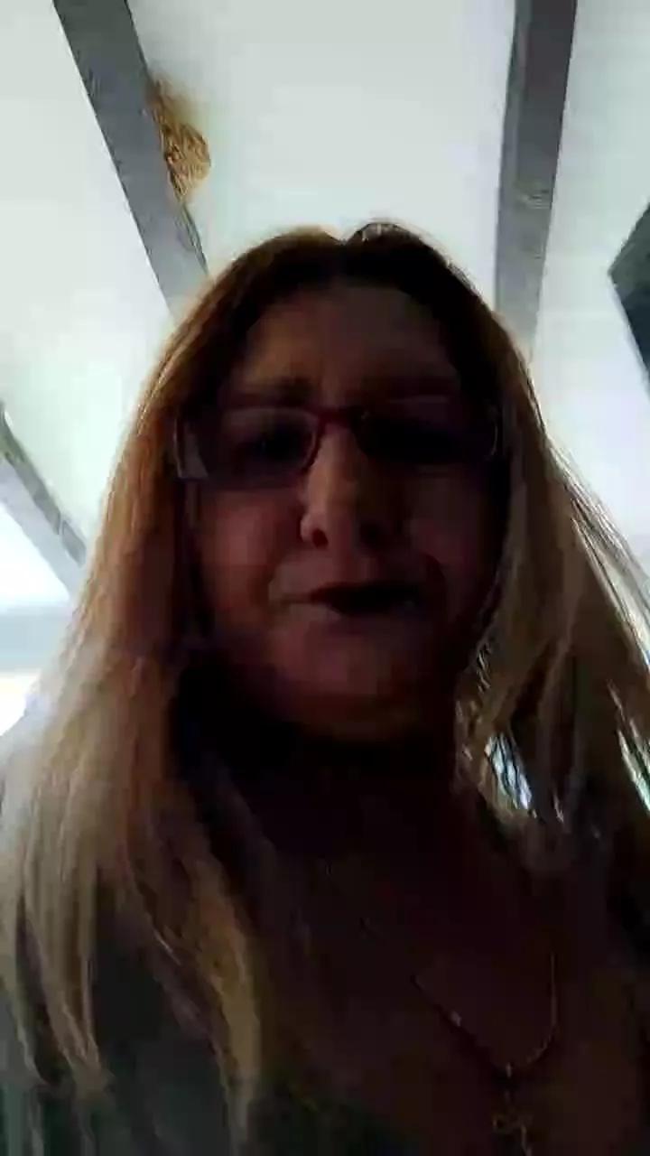 Offline CristinaSexy077 on Cam4