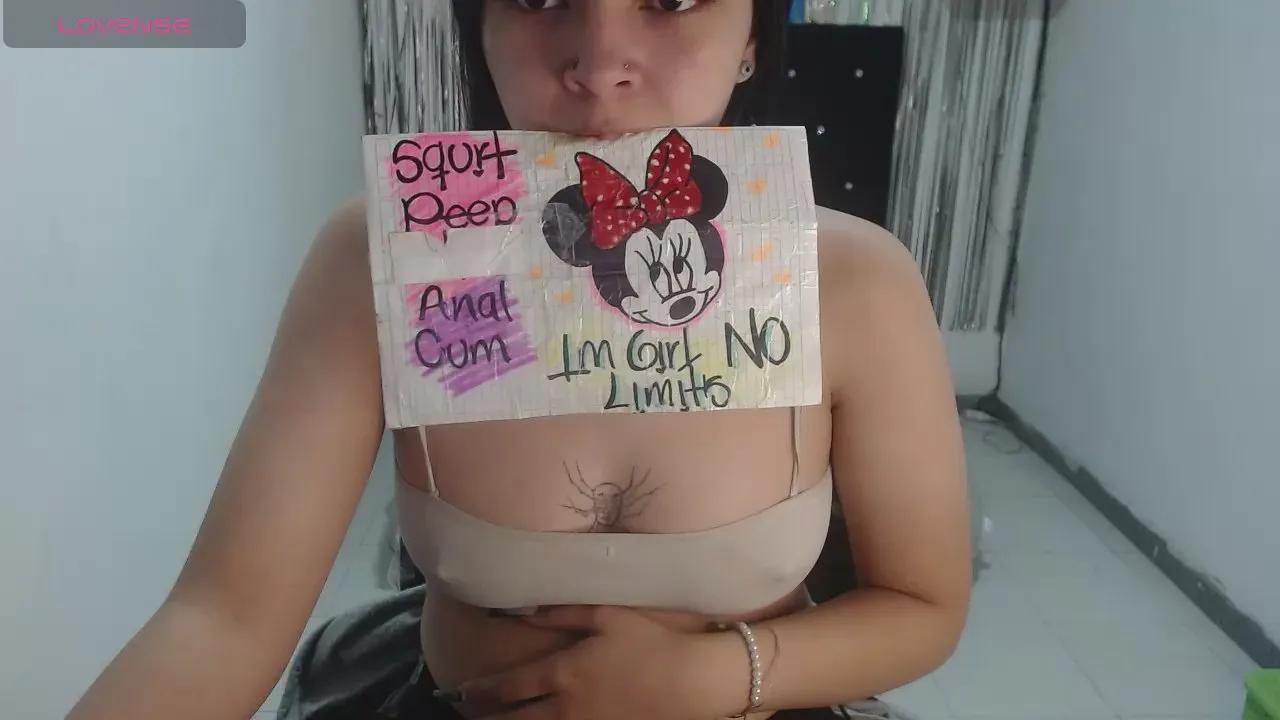 Offline Darkittydoll on Cam4