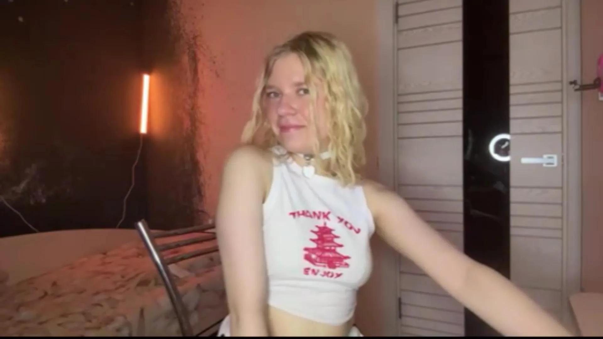 Offline DarylBodge on Cam4