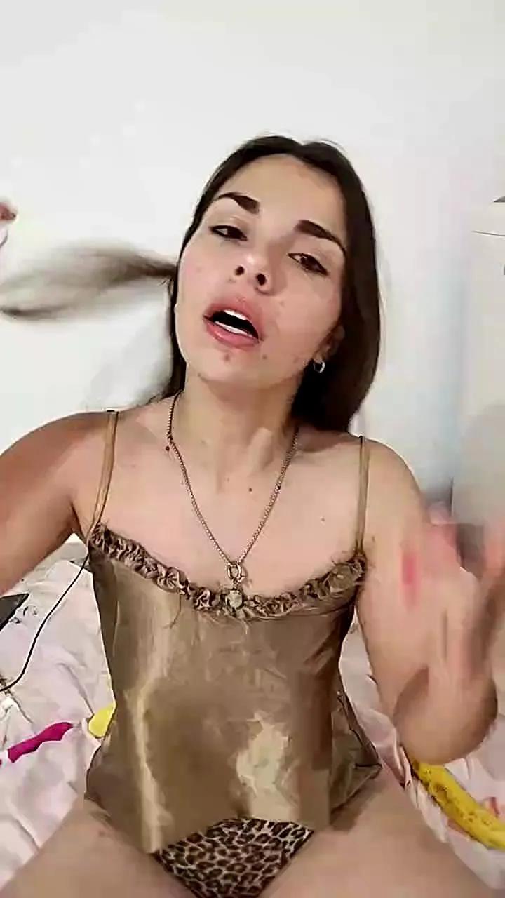 Cam4 Desiree025 is Freechat Desiree025 — Freechat on Cam4