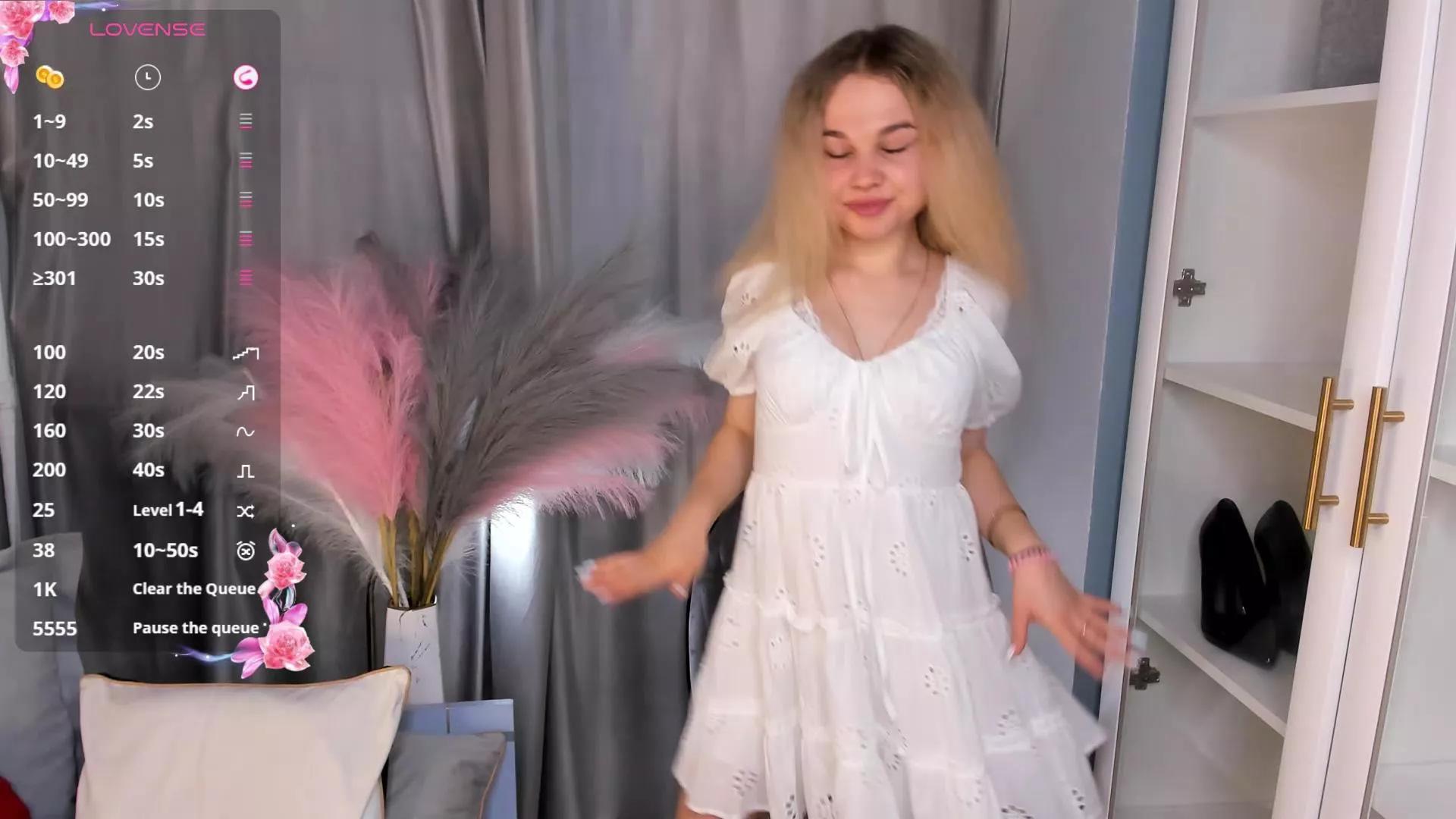 Offline DollyCheckley on Cam4