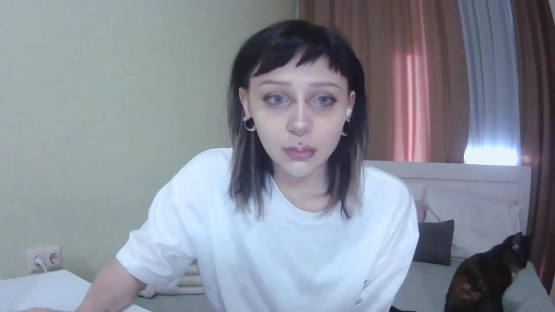 Offline DollyHailey on Cam4