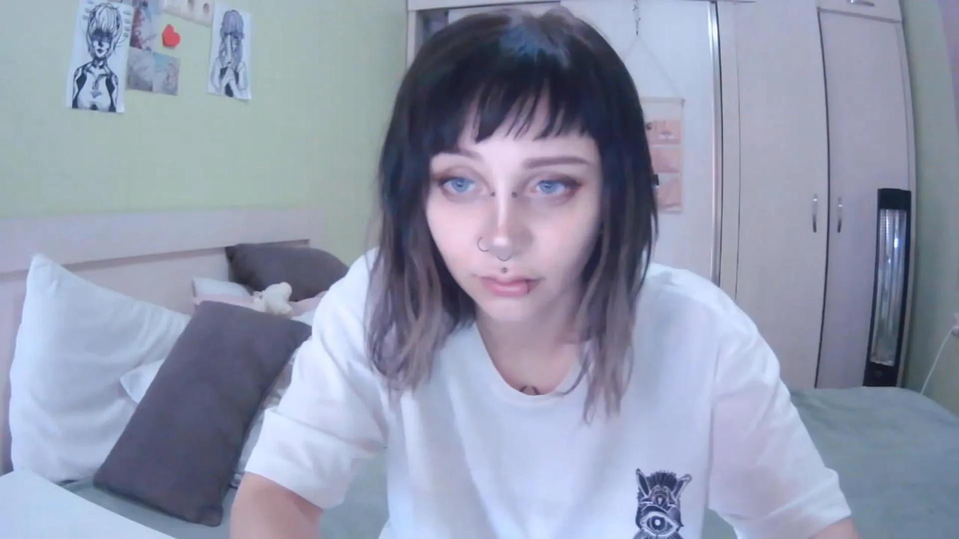 Offline DollyHailey on Cam4