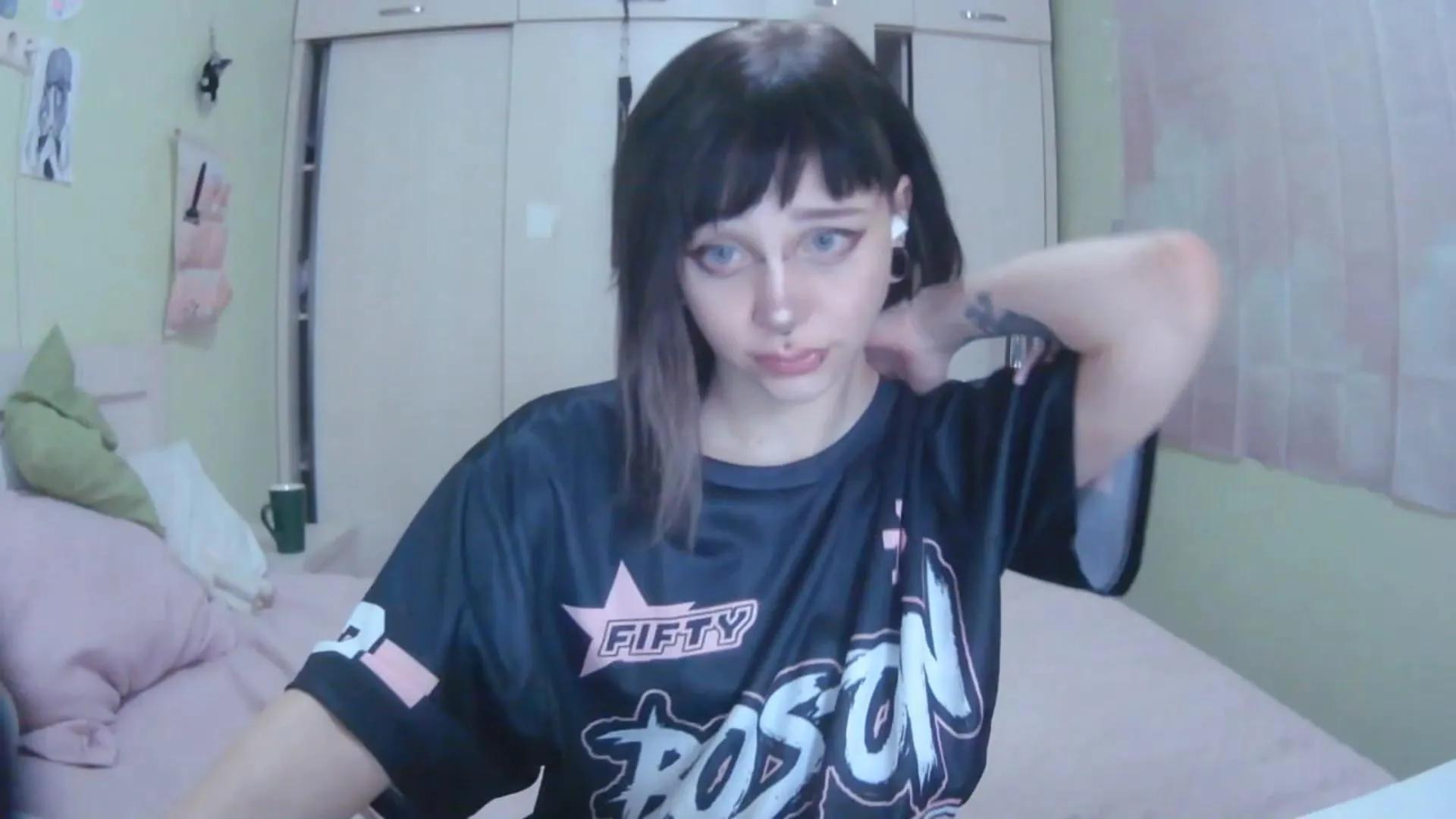 Offline DollyHailey on Cam4