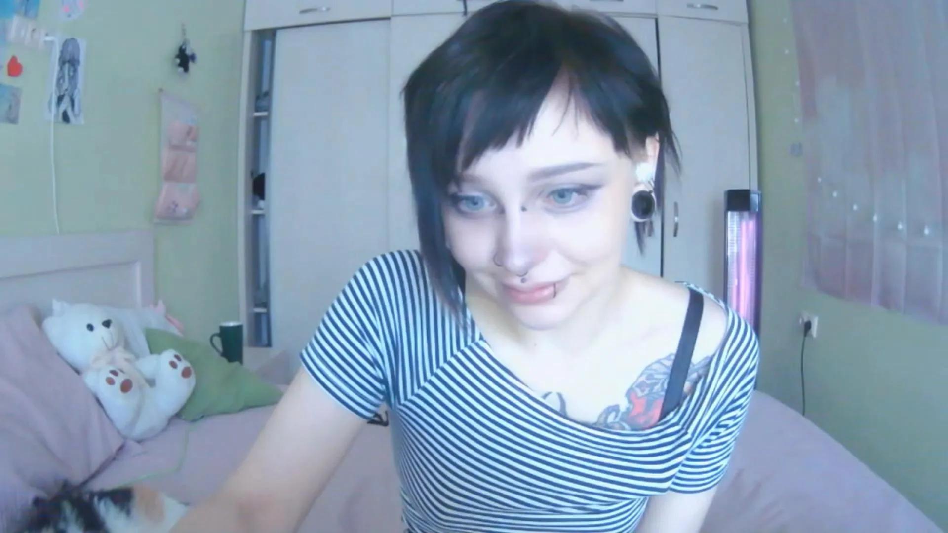 Offline DollyHailey on Cam4