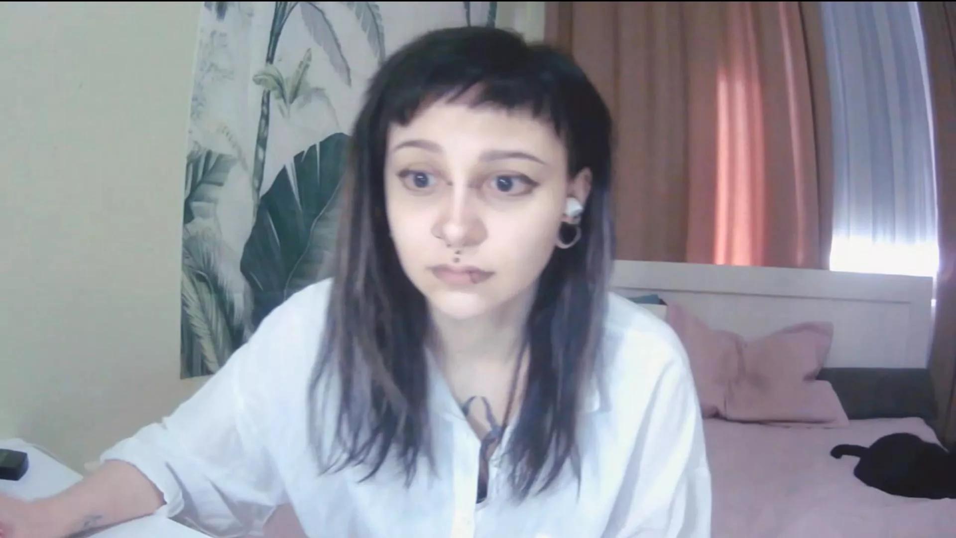 Offline DollyHailey on Cam4