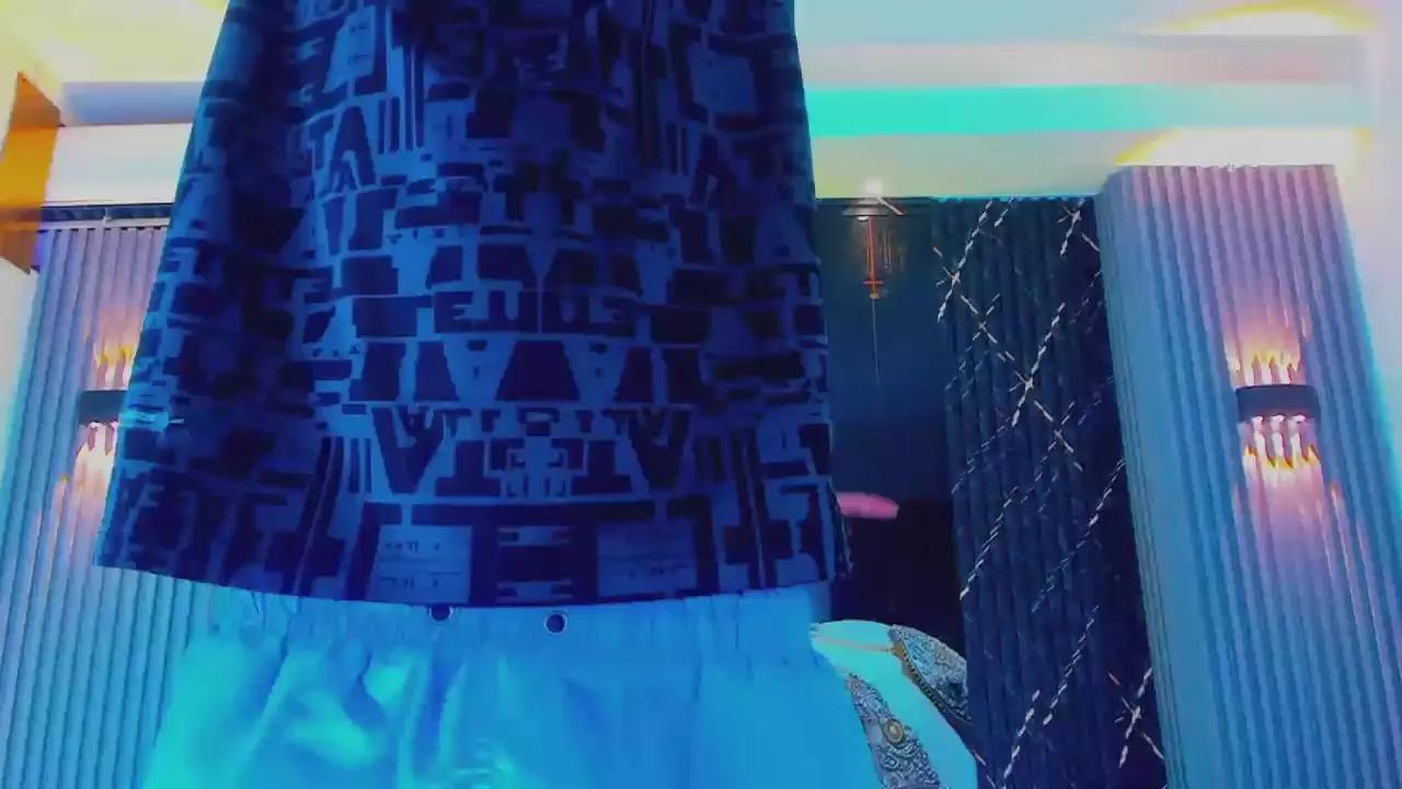 Offline Dominic_Max on Cam4