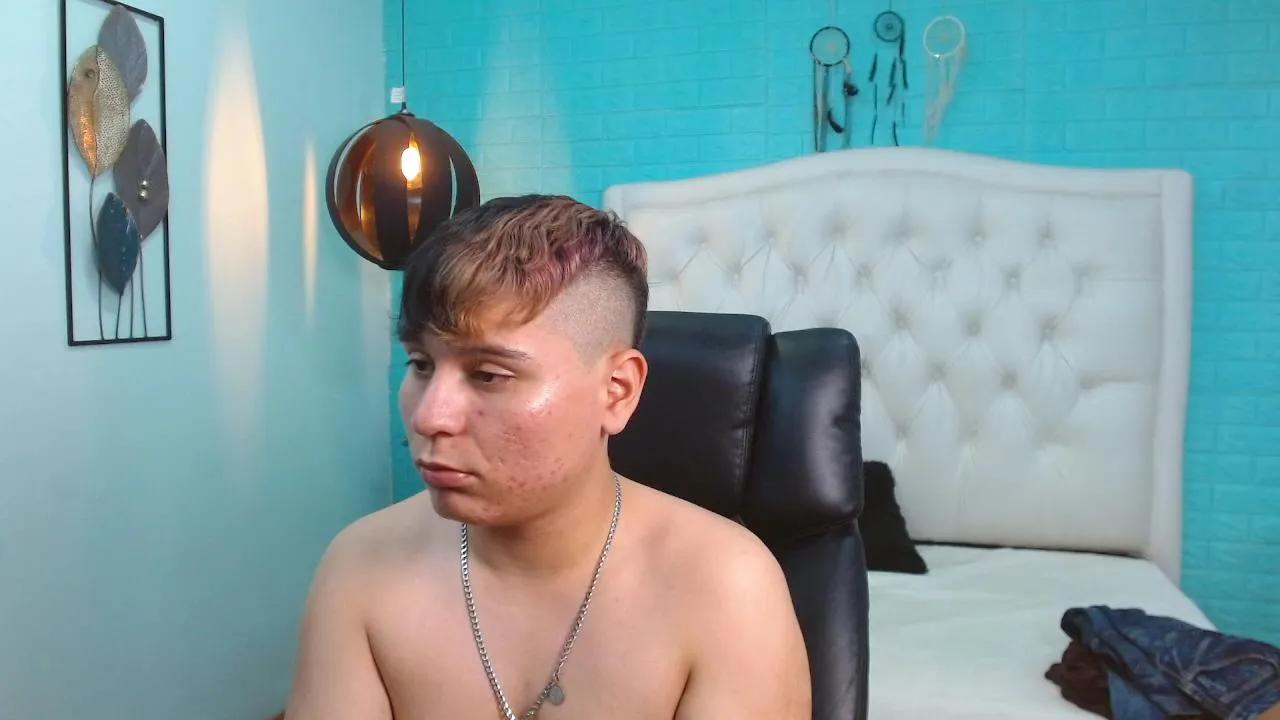 Offline dondanys on Cam4