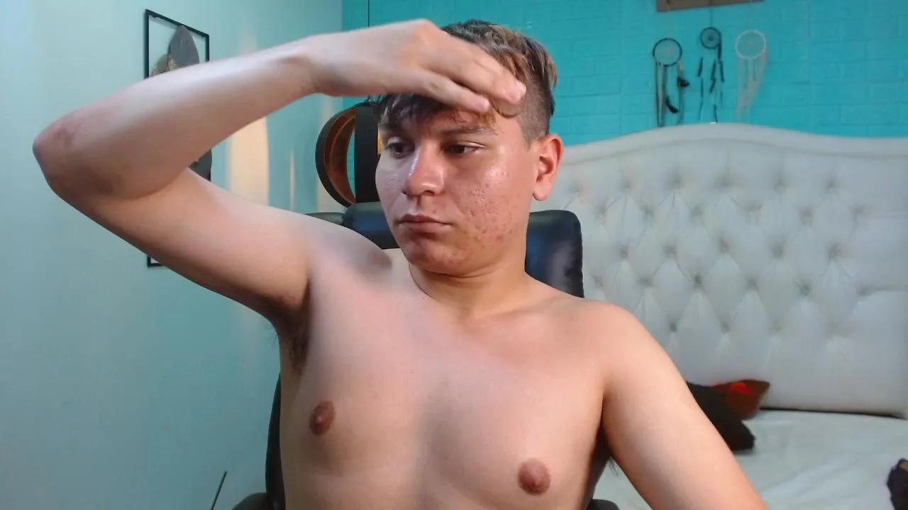 Offline dondanys on Cam4