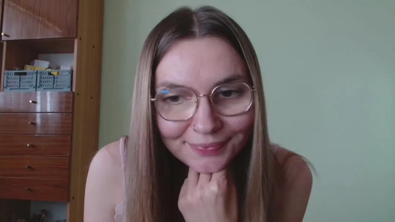 Offline EllyHEARTx on Cam4