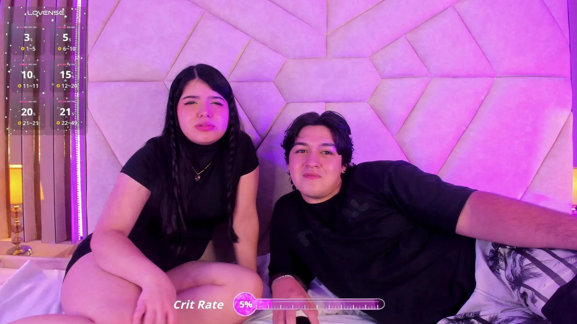 Offline EmilyANDrew on Cam4