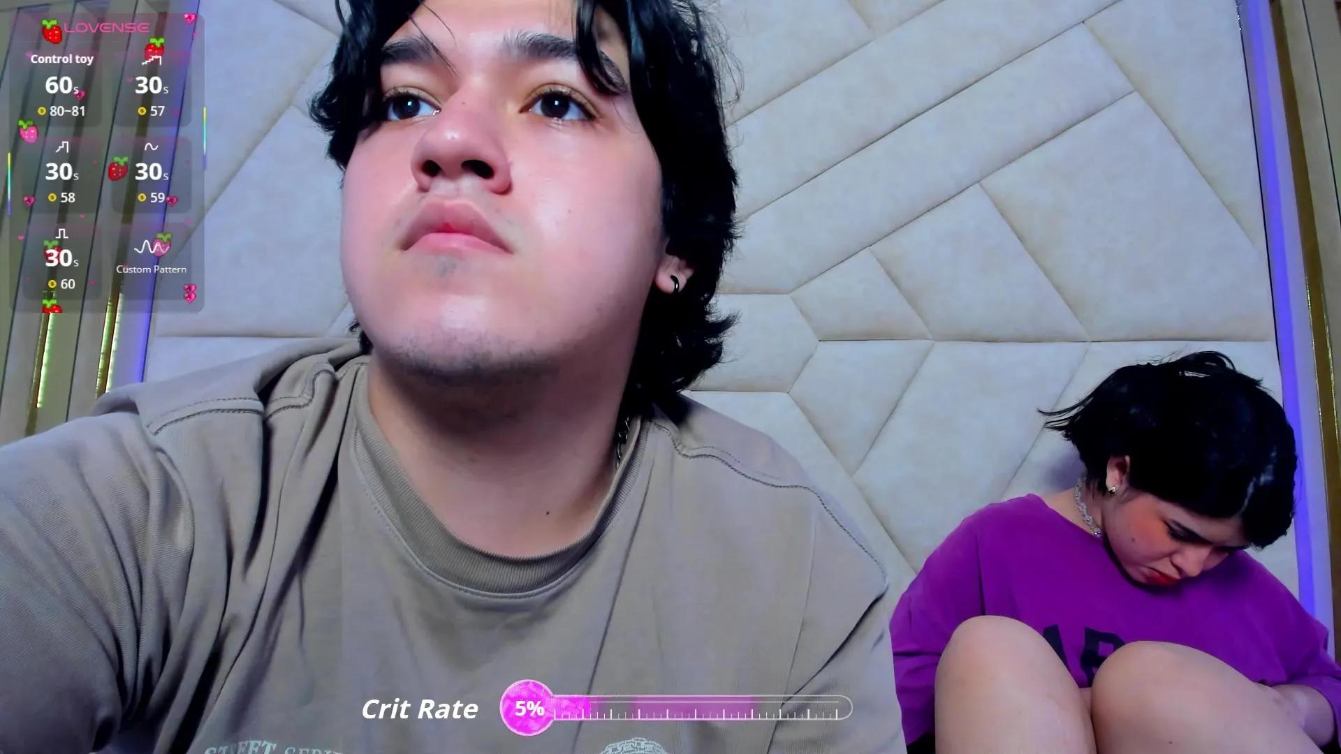 Offline EmilyANDrew on Cam4