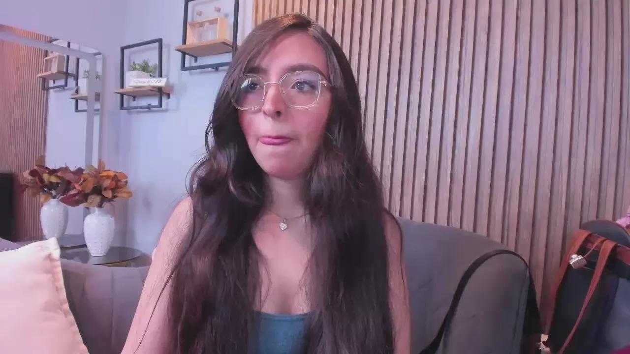 Offline Eva_Macalliter on Cam4