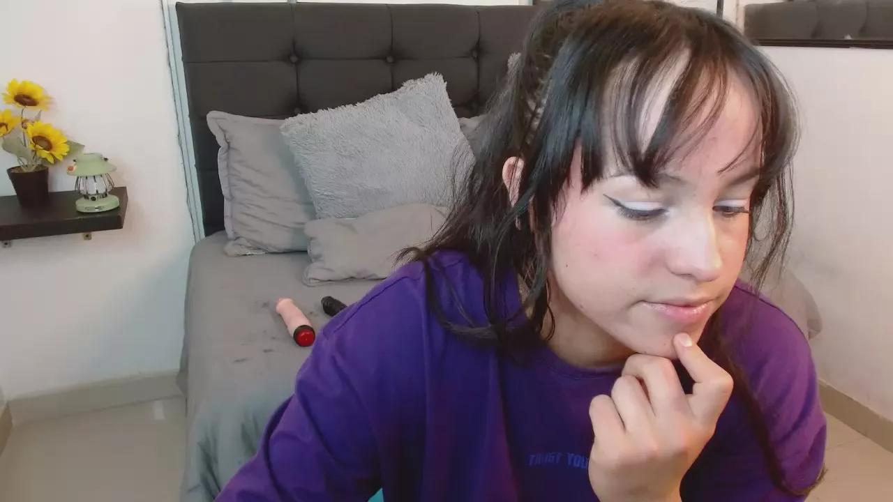 Offline Eymmy_24 on Cam4