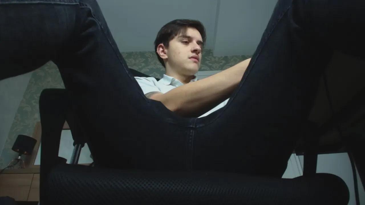 Offline FelixStark on Cam4