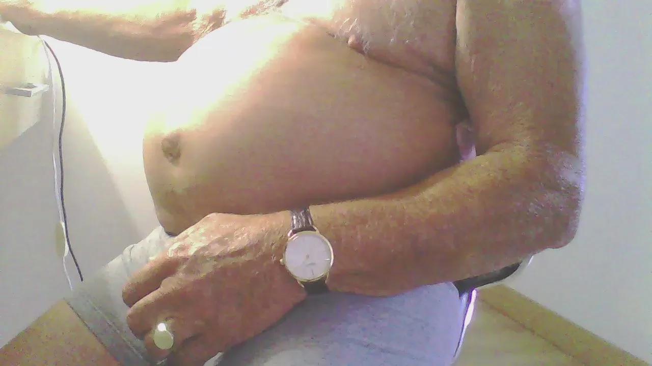 Offline francis64700 on Cam4