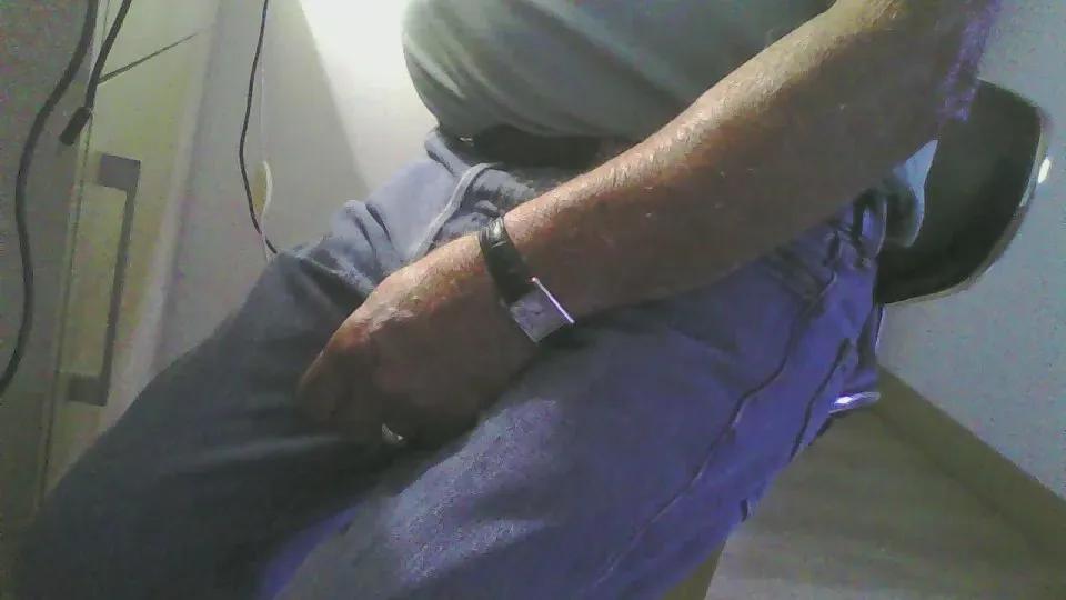 Offline francis64700 on Cam4