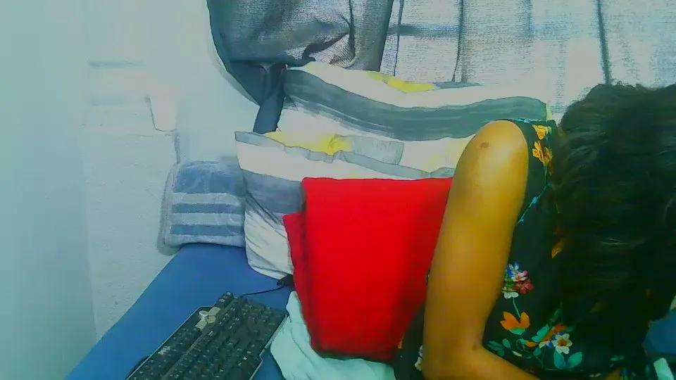 Offline Freakynaughtxx on Cam4