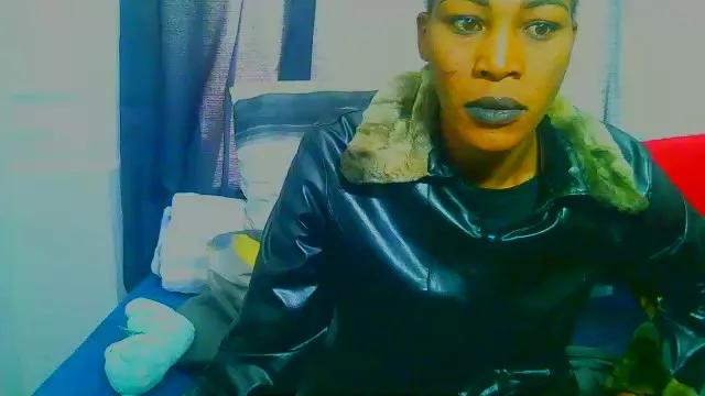 Offline Freakynaughtxx on Cam4