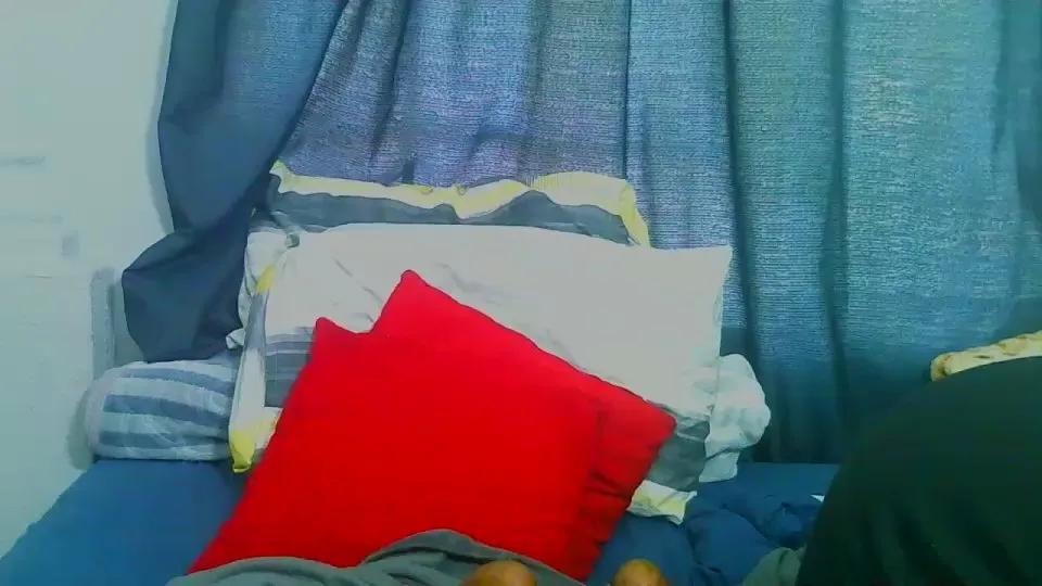 Offline Freakynaughtxx on Cam4