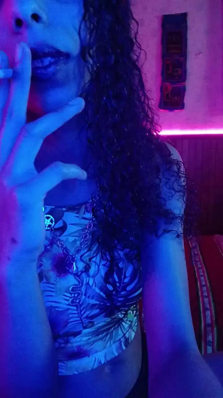 Offline girlerotic4 on Cam4