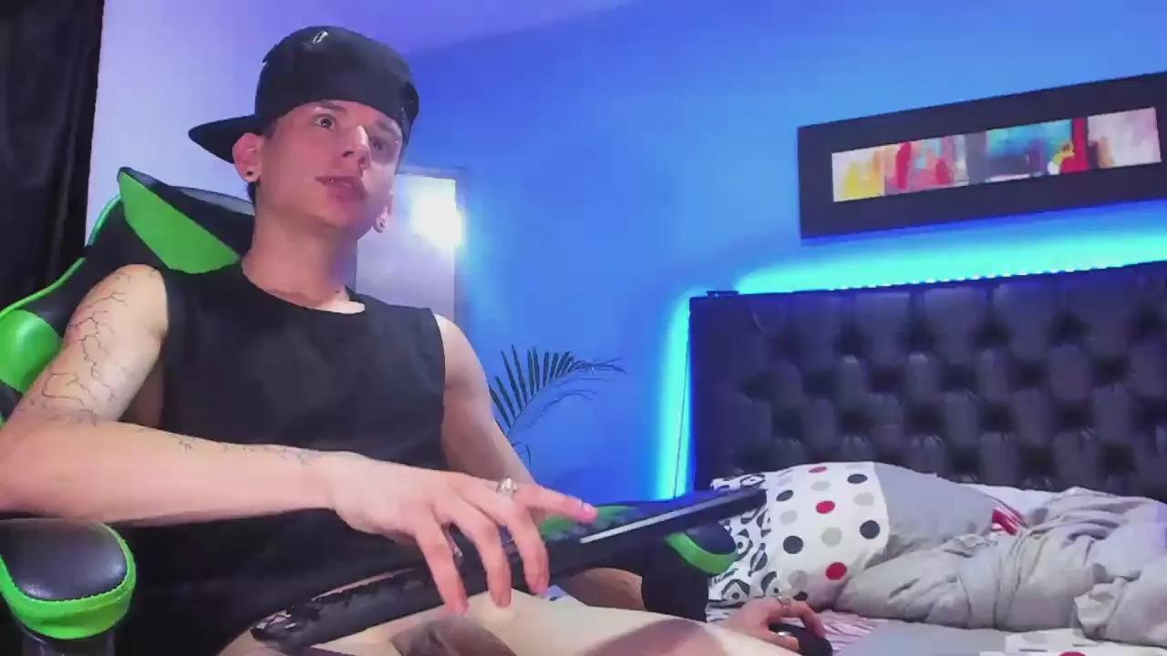 Offline Hardin_bat777 on Cam4