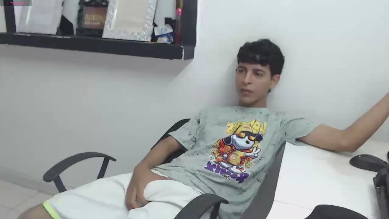 Offline hardsexlove08 on Cam4