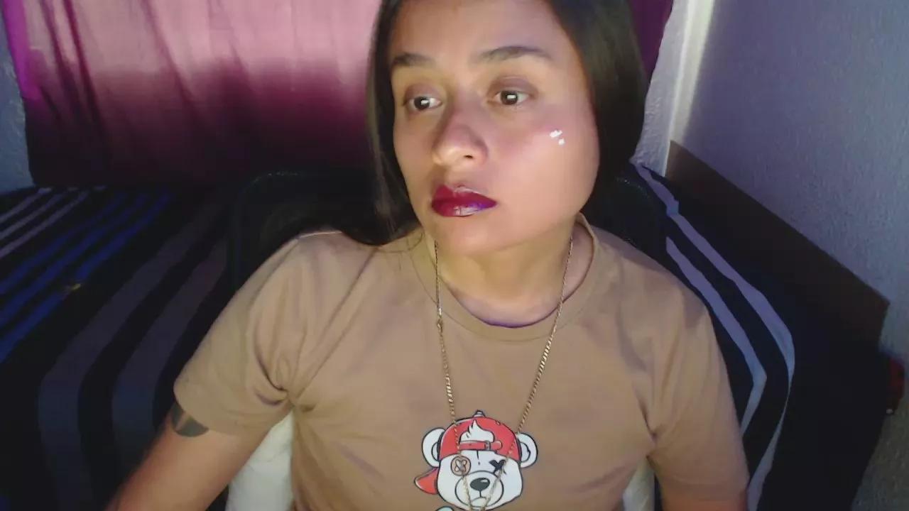 Offline hidden_passion1 on Cam4