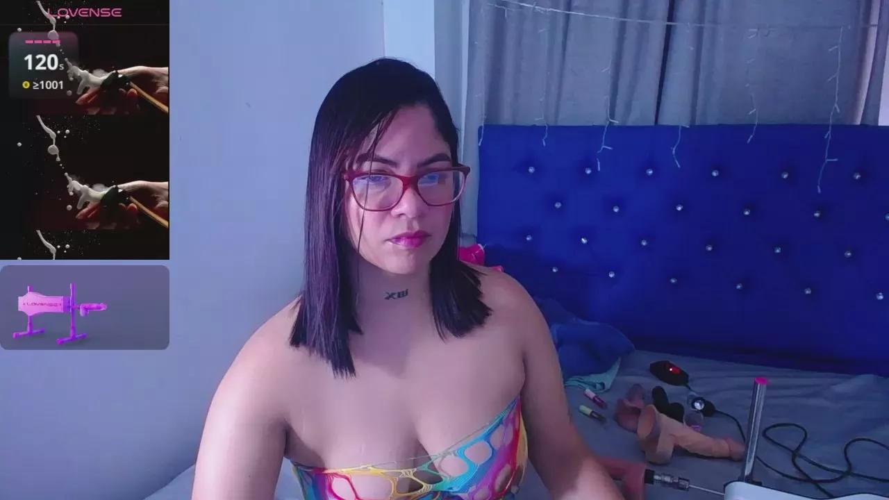 Offline horny_cougar1 on Cam4