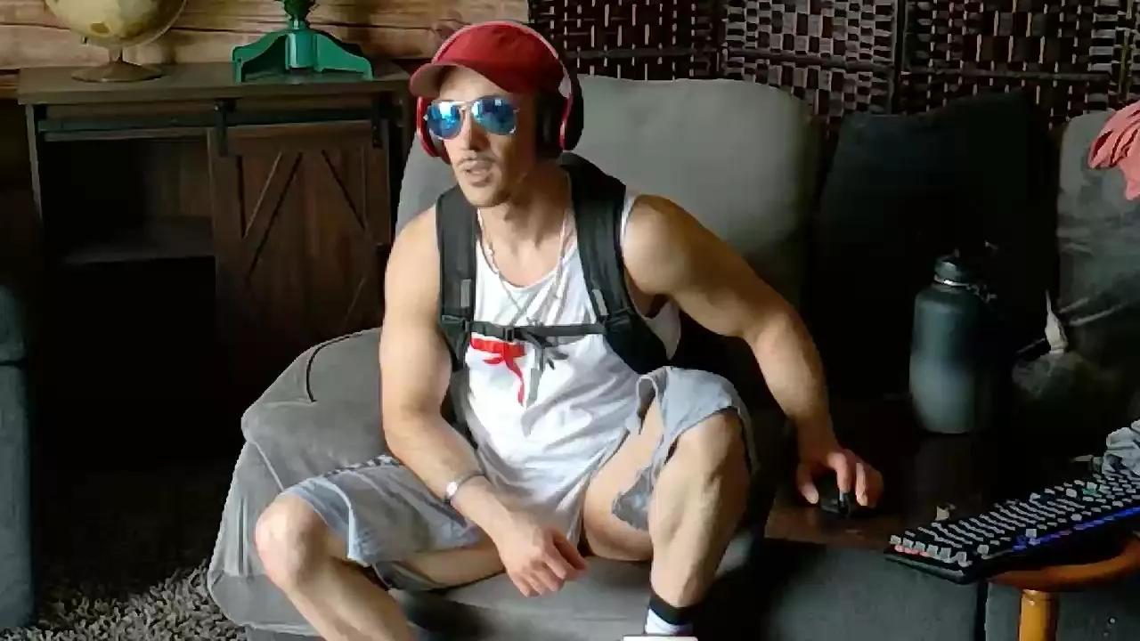 Offline Hotdickyxxx on Cam4