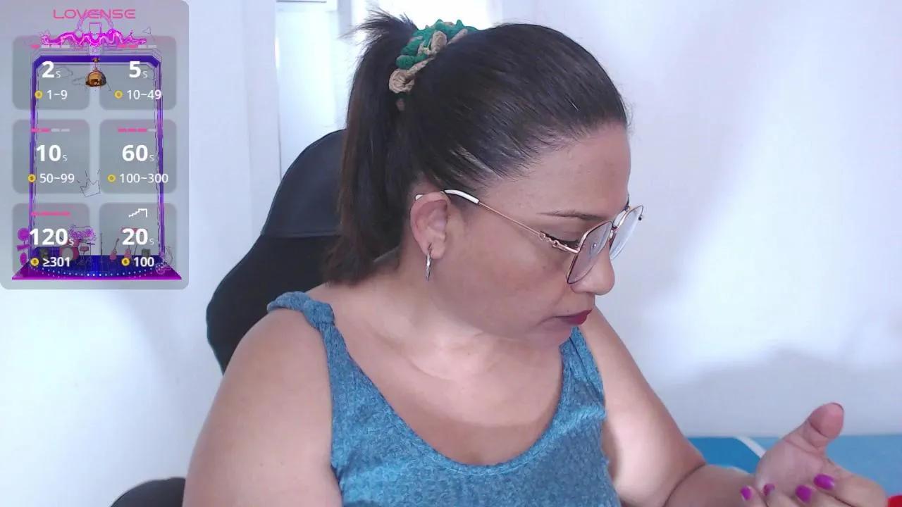 Offline HotMilfSquirt on Cam4