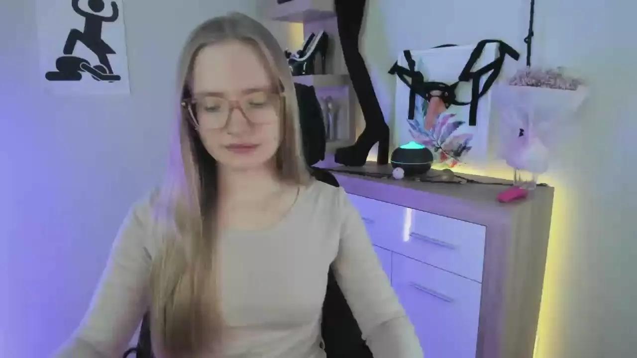 Offline hottieNancy on Cam4