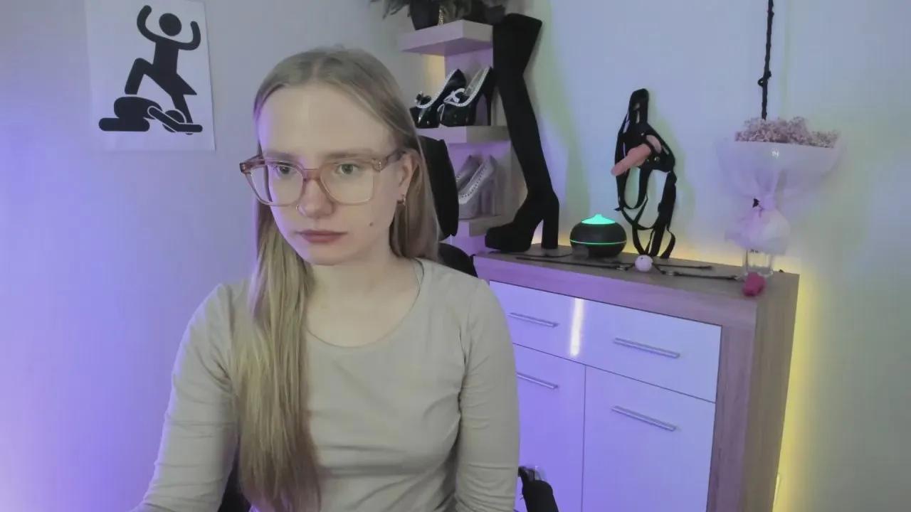 Offline hottieNancy on Cam4