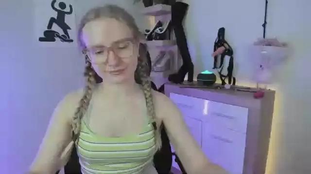 Offline hottieNancy on Cam4